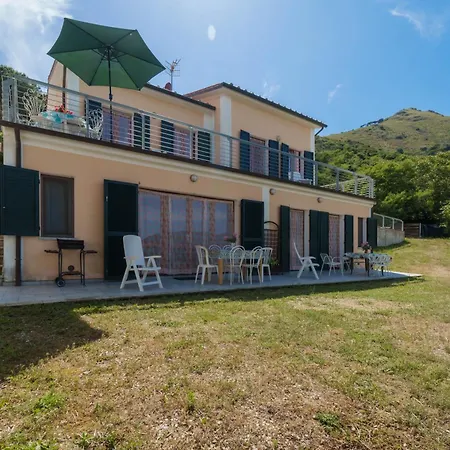 Casa Francesca A Rio - Goelba Feriehus